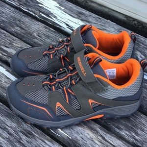 Brand new size 5 boys Merrell shoes
